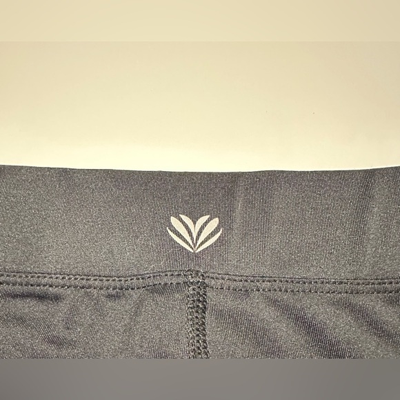 Forever 21 Women’s XS Black/Gray Leggings Excellent Used Condition - Picture 5 of 8